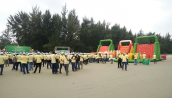 Vinasoy tổ chức kỷ niệm 20 năm tại bãi biển Mỹ Khê - Quảng Ngãi
