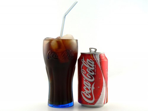 Nước Coca Cola - Trung Tâm Thương Mại