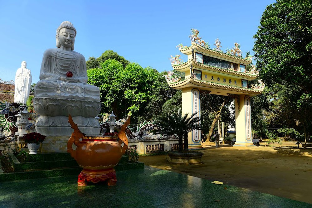 Tượng đức phật tổ tại chùa Thiên Ấn – Quảng Ngãi