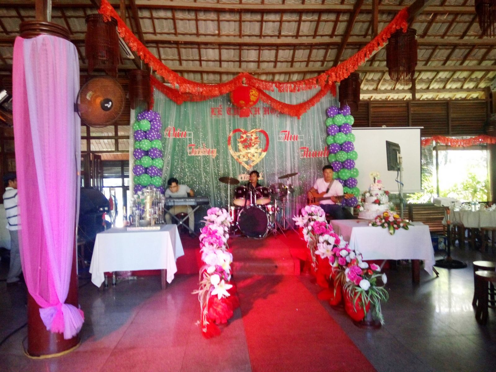 Tiệc cưới tại nhà hàng - khu du lịch Sa Huỳnh
